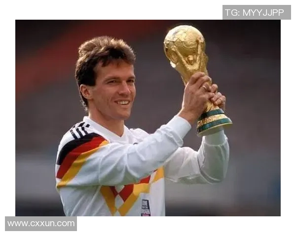 昔日足球巨星齐聚一堂回顾辉煌岁月与精彩瞬间的传奇故事 昔日足球巨星齐聚一堂回顾辉煌岁月与精彩瞬间的传奇故事